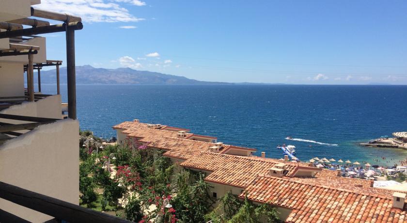 Sunny Bay * Sarandë