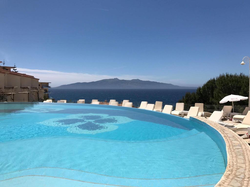 Sunny Bay Sarandë